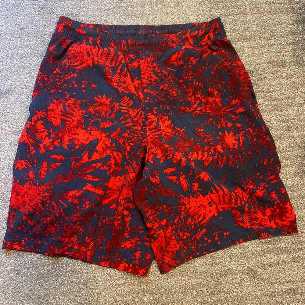Lululemon men’s shorts, size medium, like new